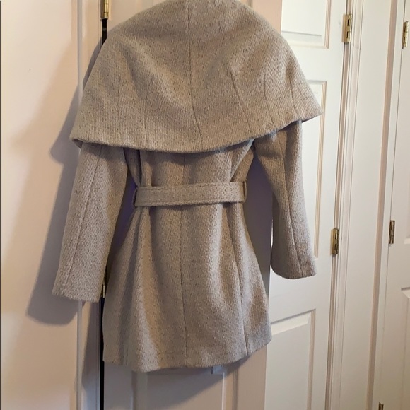 T Tahari Tie Waist Coat - Picture 2 of 2